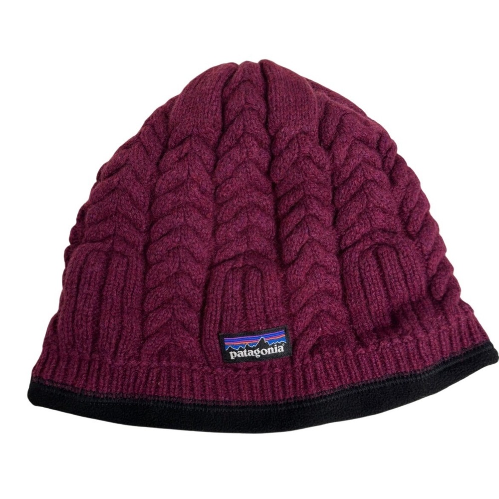 Patagonia Beanie Womens Cable Knit Hat Burgundy Red Wool Blend Fleece Lined EUC